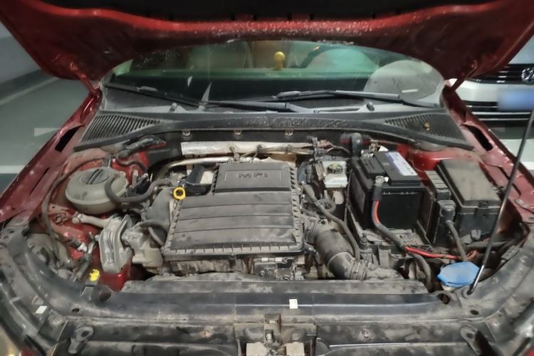 Used Skoda Octavia 2015 1.6L Automatic Yijun Edition Engine Bay