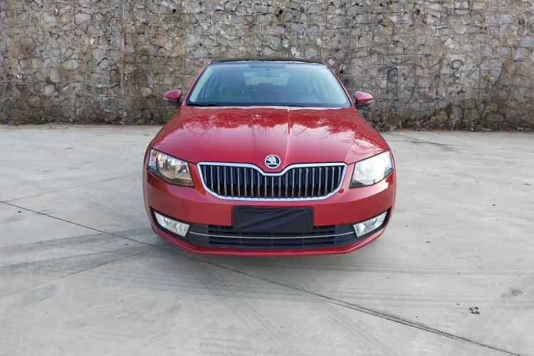 Used Skoda Octavia 2015 1.6L Automatic Yijun Edition Exterior 1
