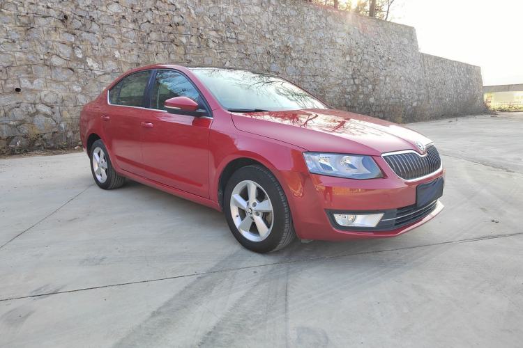 Used Skoda Octavia 2015 1.6L Automatic Yijun Edition Exterior 2