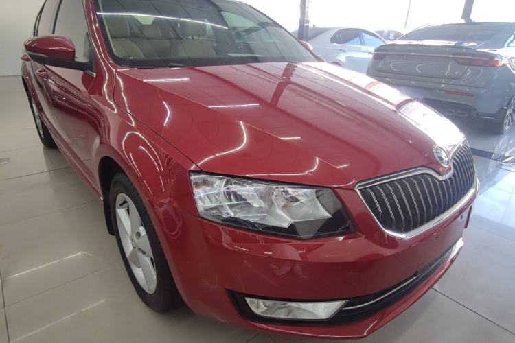 Used Skoda Octavia 2015 1.6L Automatic Yijun Edition Exterior 2