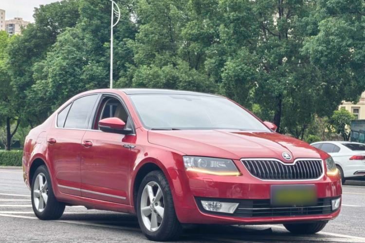 Used Skoda Octavia 2015 1.6L Automatic Yijun Edition Exterior 2