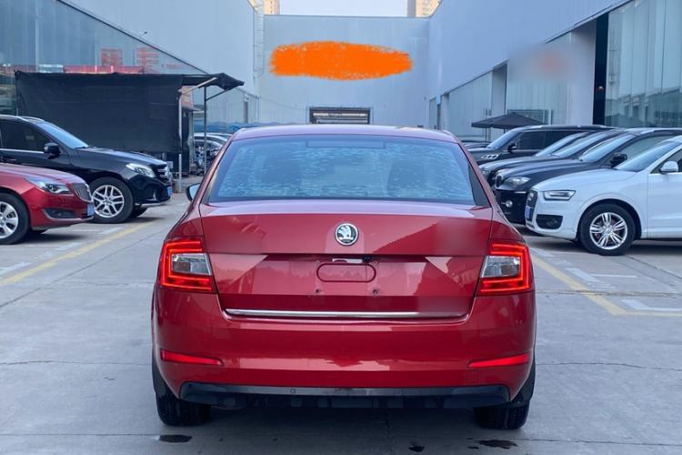 Used Skoda Octavia 2015 1.6L Automatic Yijun Edition Exterior 4