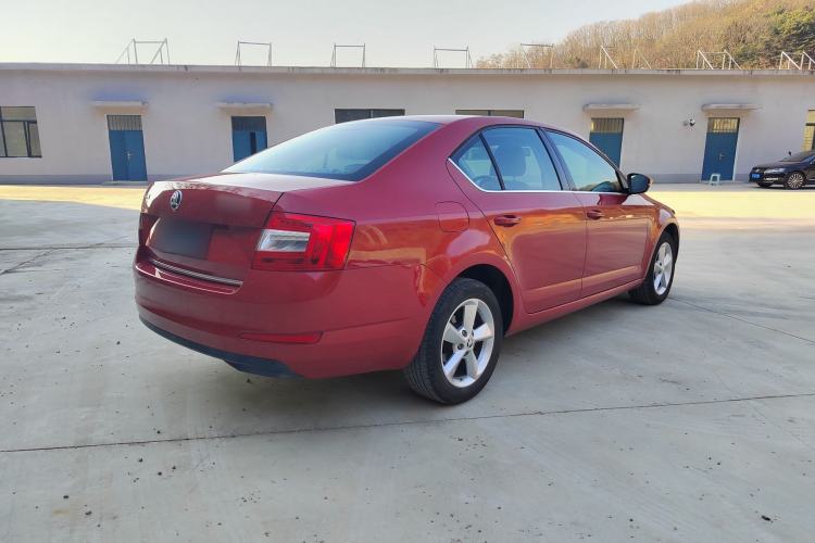 Used Skoda Octavia 2015 1.6L Automatic Yijun Edition Exterior 5