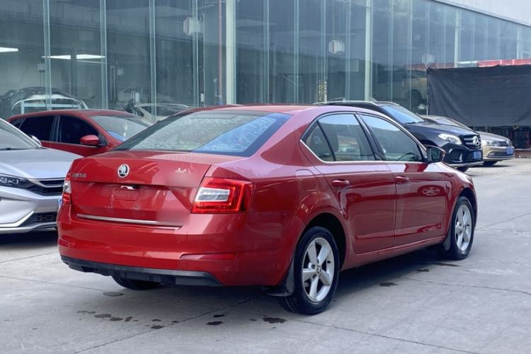 Used Skoda Octavia 2015 1.6L Automatic Yijun Edition Exterior 5