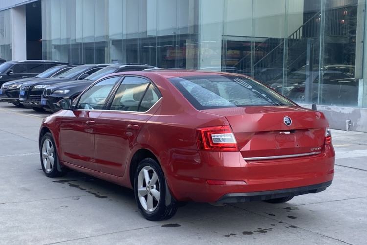 Used Skoda Octavia 2015 1.6L Automatic Yijun Edition Exterior 6