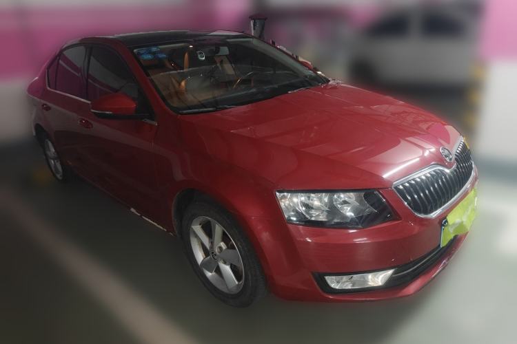Used Skoda Octavia 2015 1.6L Automatic Yijun Edition Front Right 45 Deg
