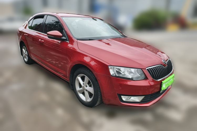 Used Skoda Octavia 2015 1.6L Automatic Yijie Edition Front Right 45 Deg