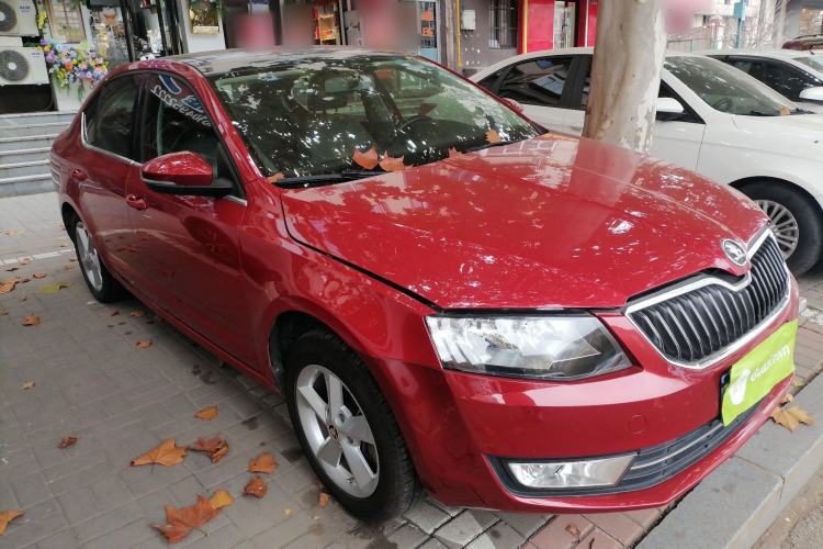 Used Skoda Octavia 2015 1.6L Automatic Yijun Edition Front Right 45 Deg