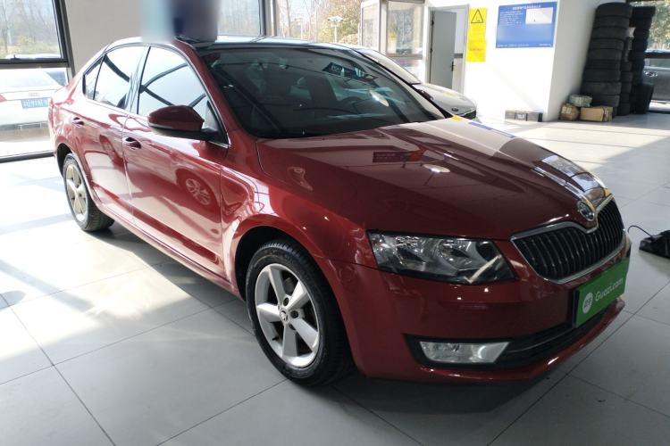 Used Skoda Octavia 2015 1.6L Automatic Yijun Edition Front Right 45 Deg
