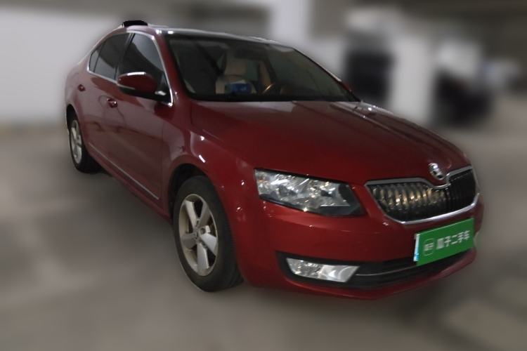 Used Skoda Octavia 2015 1.6L Automatic Yijun Edition Front Right 45 Deg