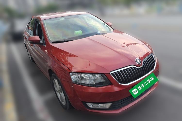 Used Skoda Octavia 2015 1.6L Automatic Yijie Edition Front Right 45 Deg