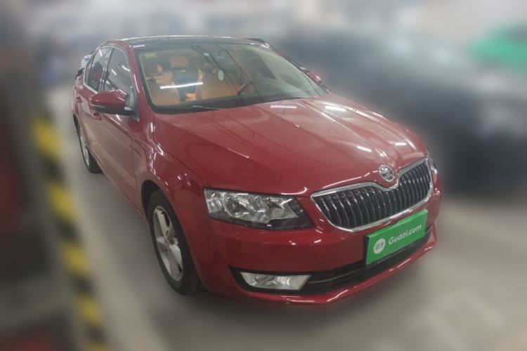 Used Skoda Octavia 2015 1.6L Automatic Yijun Edition Front Right 45 Deg