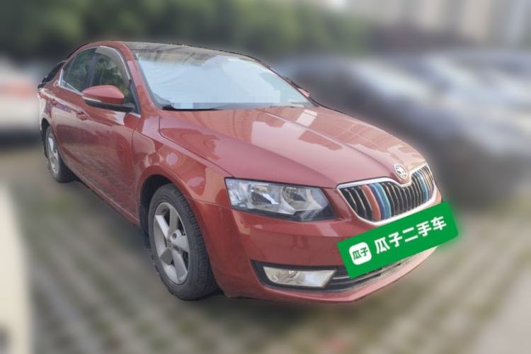 Used Skoda Octavia 2015 1.6L Automatic Yijun Edition Front Right 45 Deg