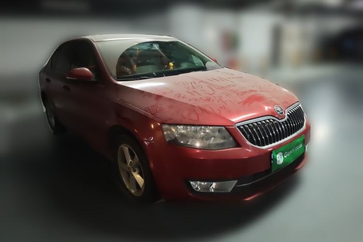 Used Skoda Octavia 2015 1.6L Automatic Yijun Edition Front Right 45 Deg