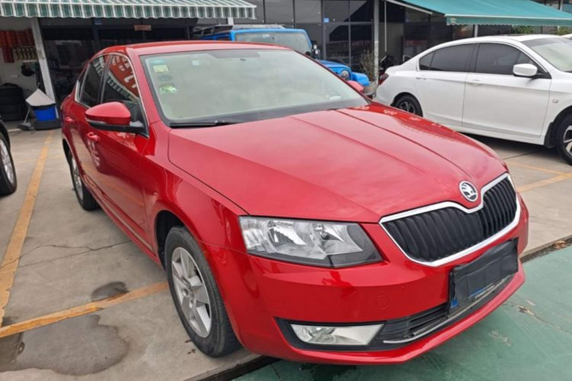 Used Skoda Octavia 2015 1.6L Automatic Eado Edition Front Right 45 Deg