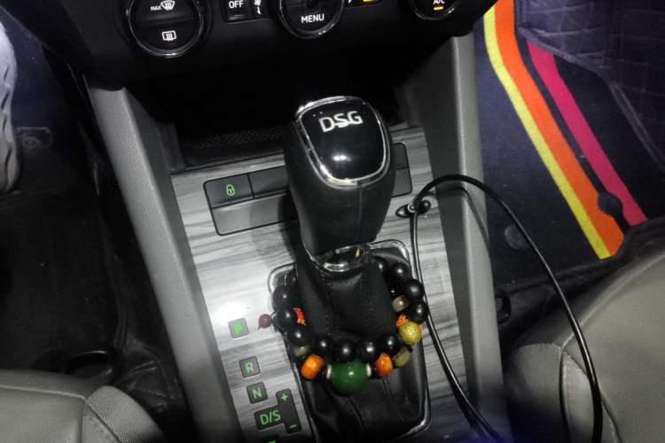 Used Skoda Octavia 2015 1.4TSI DSG Yijun Edition Gear Lever
