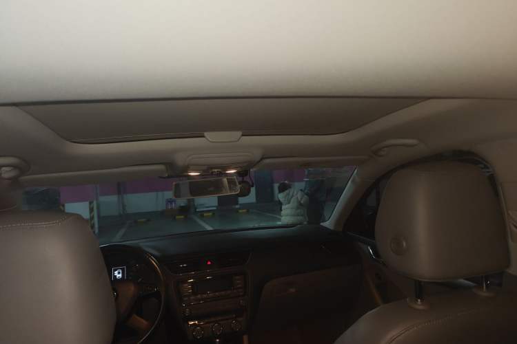 Used Skoda Octavia 2015 1.6L Automatic Yijun Edition Headliner