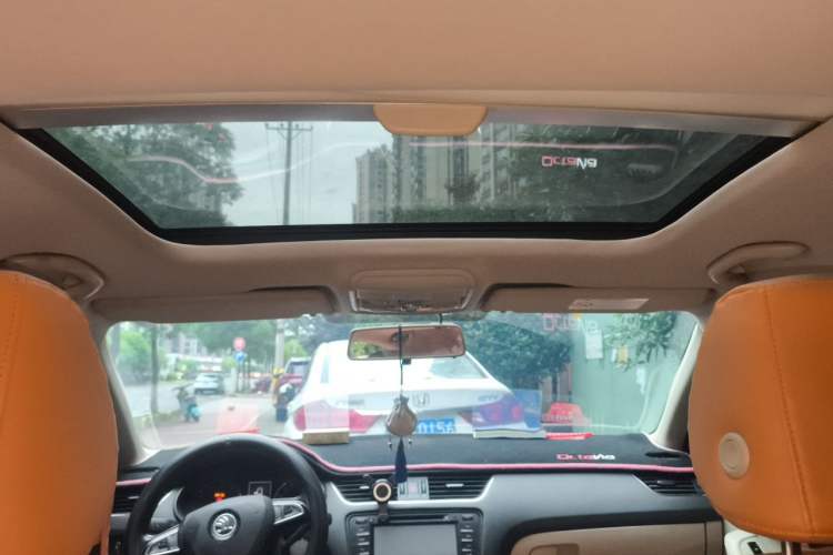Used Skoda Octavia 2015 1.6L Automatic Yijun Edition Headliner