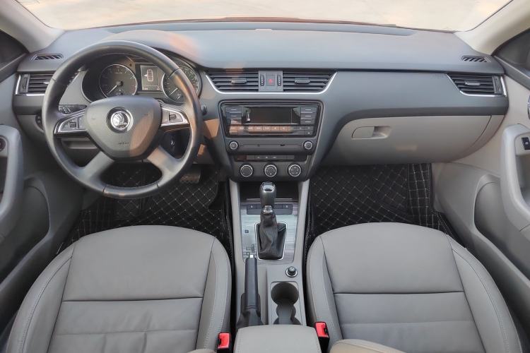 Used Skoda Octavia 2015 1.6L Automatic Yijun Edition Interior 1