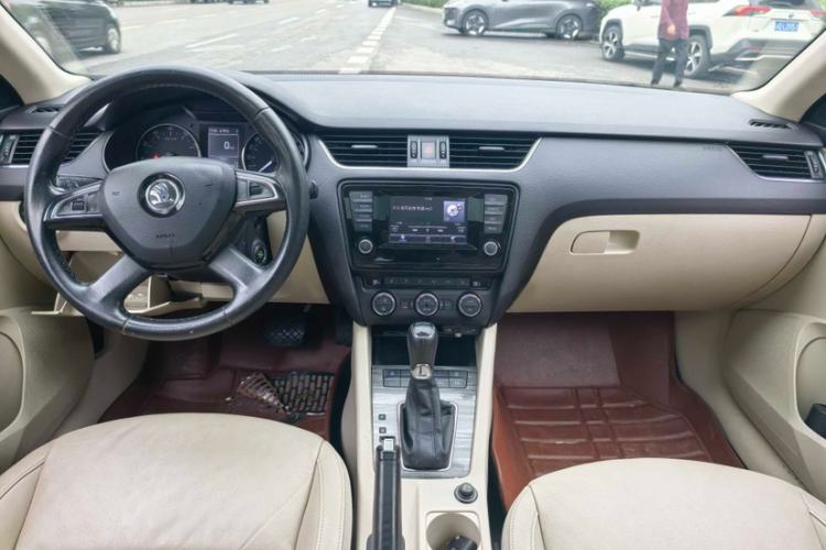 Used Skoda Octavia 2015 1.6L Automatic Yijun Edition Interior 1