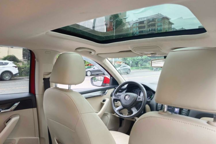 Used Skoda Octavia 2015 1.6L Automatic Yijun Edition Interior 10