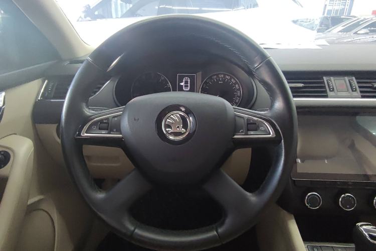 Used Skoda Octavia 2015 1.6L Automatic Yijun Edition Interior 2