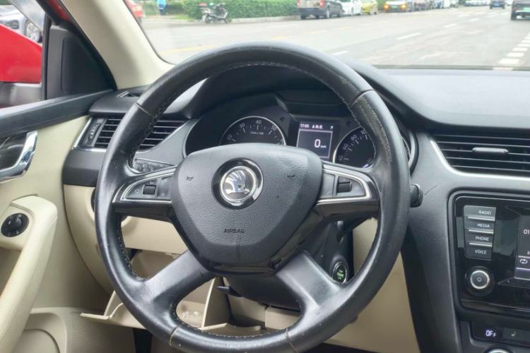 Used Skoda Octavia 2015 1.6L Automatic Yijun Edition Interior 2