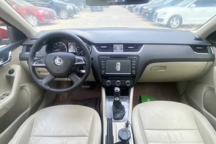 Used Skoda Octavia 2015 1.6L Automatic Yijun Edition Interior 3