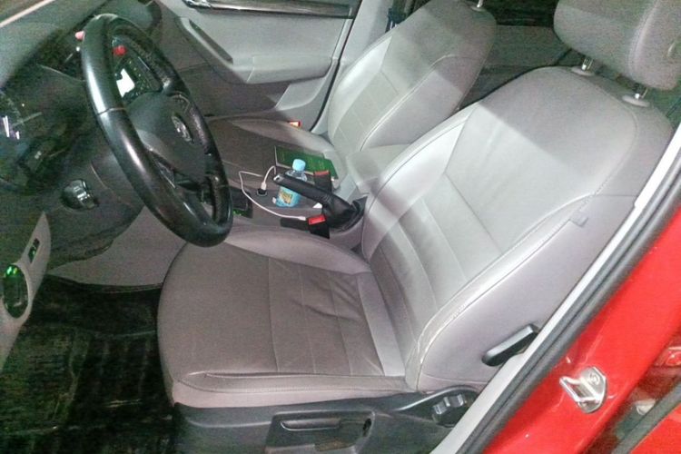 Used Skoda Octavia 2015 1.6L Automatic Yijie Edition Interior 3
