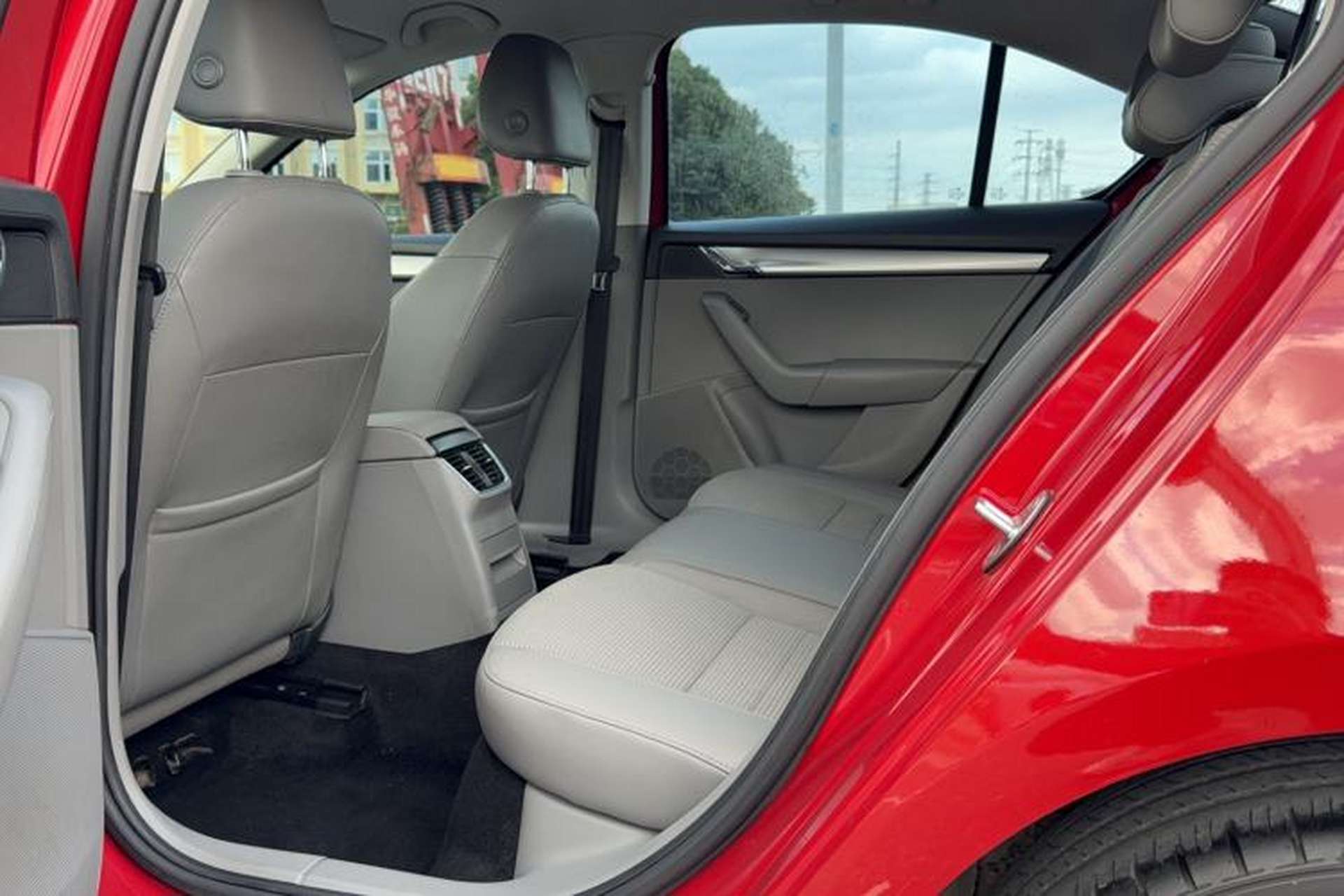 Used Skoda Octavia 2015 1.6L Automatic Yijie Edition Interior 4