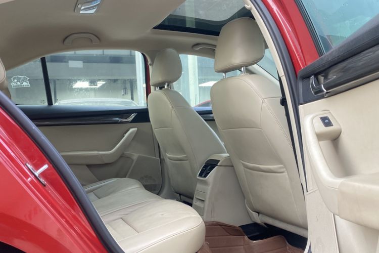 Used Skoda Octavia 2015 1.6L Automatic Yijun Edition Interior 7