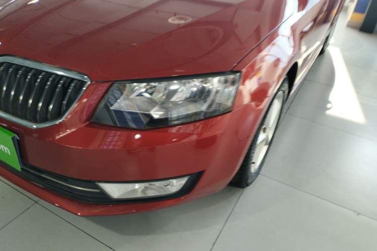 Used Skoda Octavia 2015 1.6L Automatic Yijun Edition Left Front Headlight