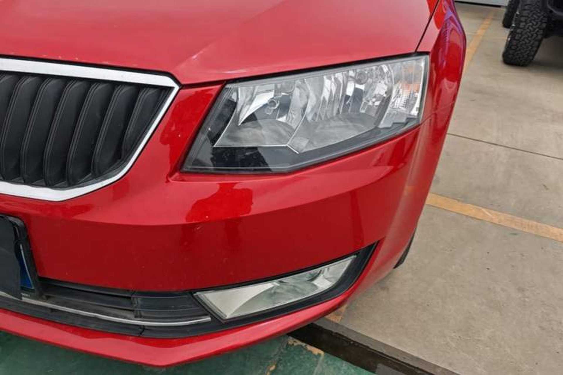 Used Skoda Octavia 2015 1.6L Automatic Eado Edition Left Front Headlight