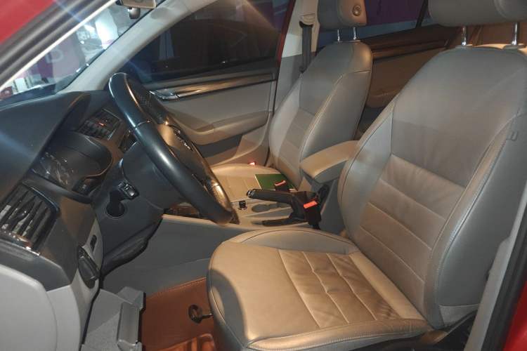 Used Skoda Octavia 2015 1.6L Automatic Yijun Edition Left Front Seat
