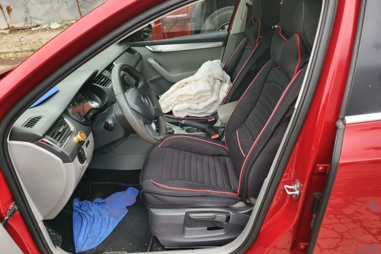 Used Skoda Octavia 2015 1.6L Automatic Yijie Edition Left Front Seat