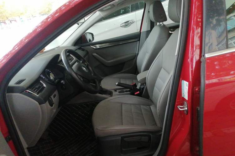 Used Skoda Octavia 2015 1.6L Automatic Yijun Edition Left Front Seat