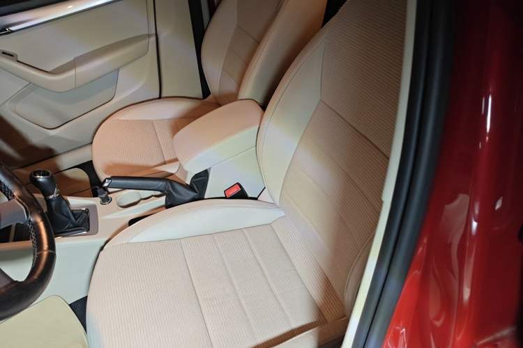 Used Skoda Octavia 2015 1.6L Manual Yijie Edition Left Front Seat