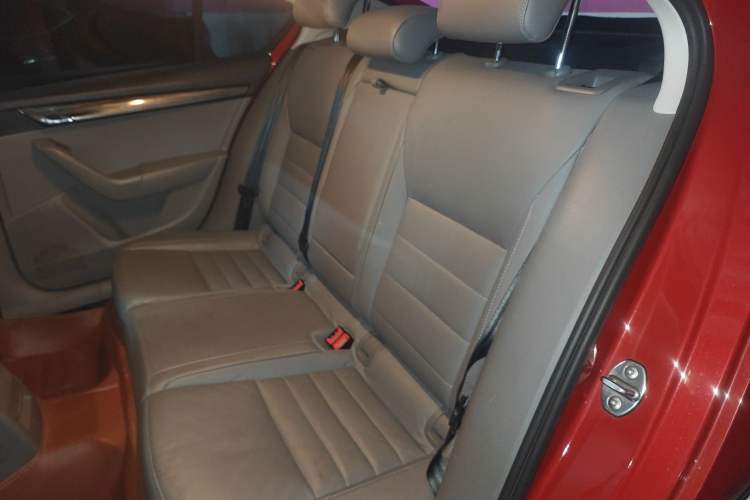 Used Skoda Octavia 2015 1.6L Automatic Yijun Edition Left Rear Seat