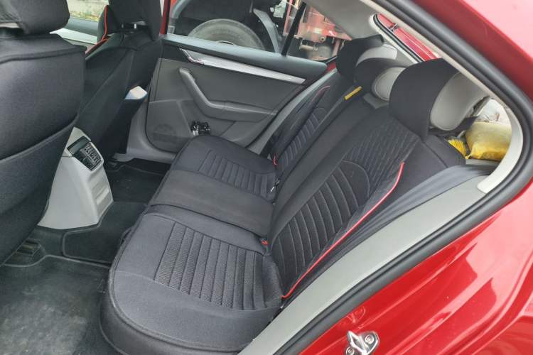 Used Skoda Octavia 2015 1.6L Automatic Yijie Edition Left Rear Seat