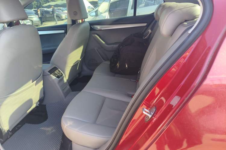Used Skoda Octavia 2015 1.6L Manual Yijie Edition Left Rear Seat