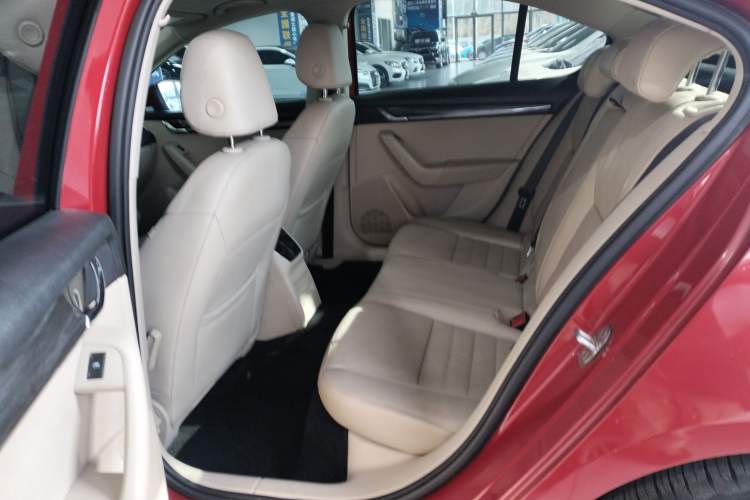 Used Skoda Octavia 2015 1.6L Automatic Yijun Edition Left Rear Seat