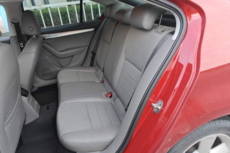 Used Skoda Octavia 2015 1.6L Automatic Yijie Edition Left Rear Seat
