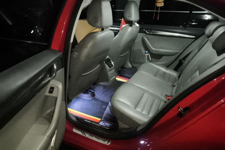 Used Skoda Octavia 2015 1.4TSI DSG Yijun Edition Left Rear Seat