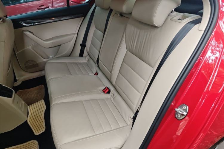 Used Skoda Octavia 2015 1.6L Automatic Yijun Edition Left Rear Seat