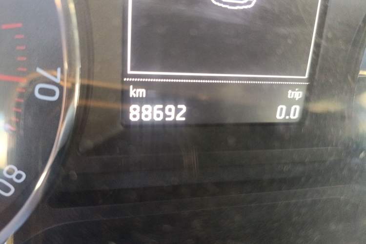 Used Skoda Octavia 2015 1.6L Automatic Yijun Edition Odometer Close Up