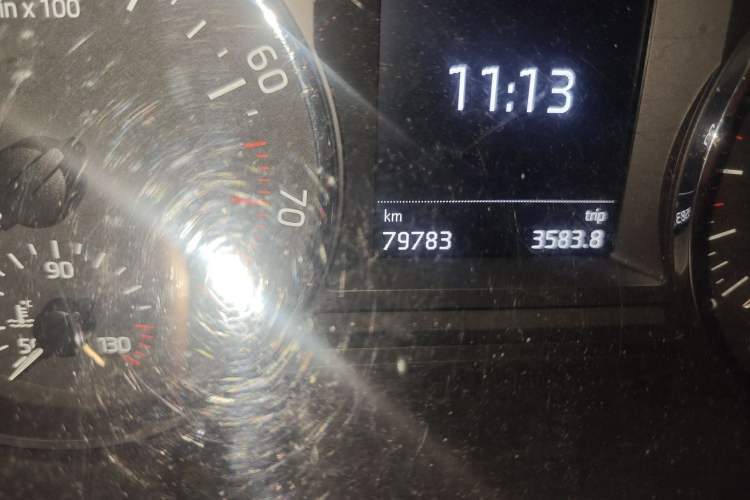 Used Skoda Octavia 2015 1.6L Automatic Yijun Edition Odometer Close Up