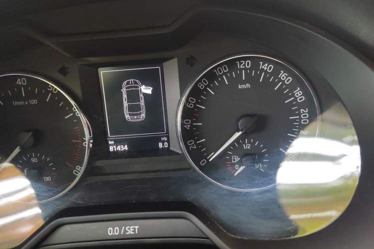Used Skoda Octavia 2015 1.6L Automatic Yijun Edition Odometer Close Up