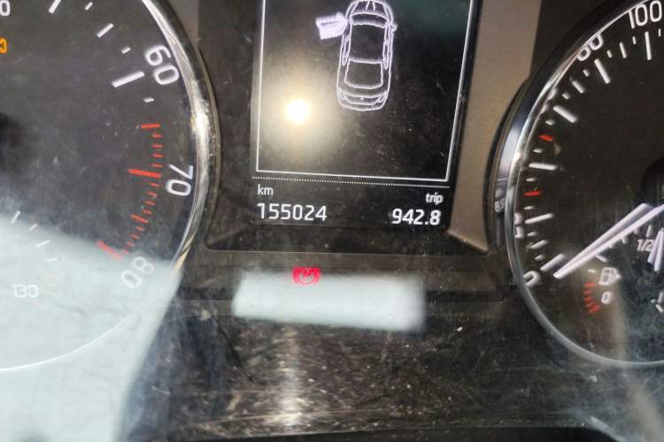 Used Skoda Octavia 2015 1.6L Automatic Yijun Edition Odometer Close Up