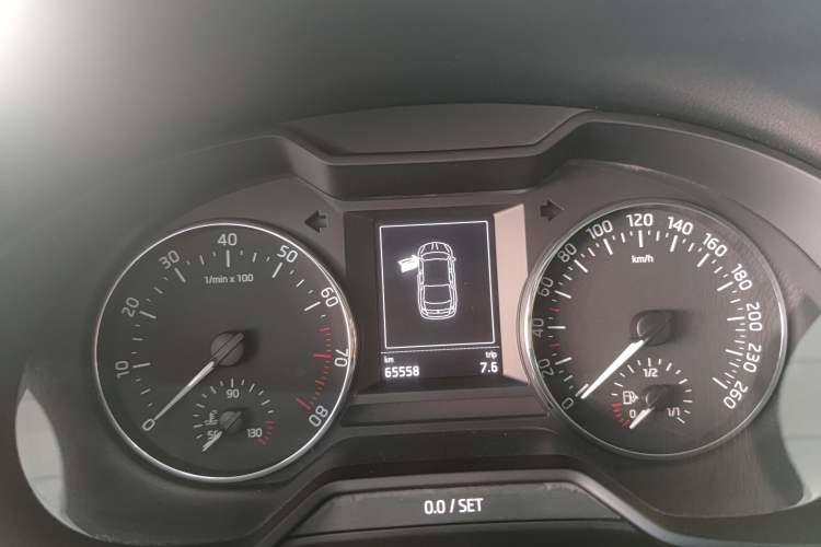 Used Skoda Octavia 2015 1.6L Automatic Yijun Edition Odometer Close Up