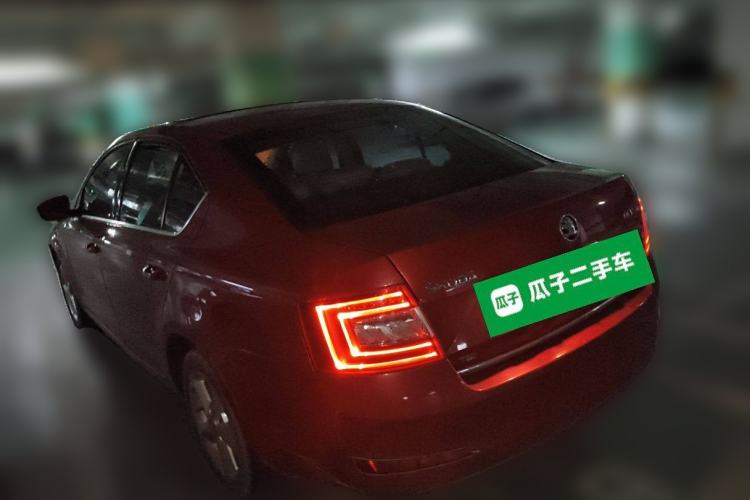 Used Skoda Octavia 2015 1.4TSI DSG Yijun Edition Rear Left 45 Deg